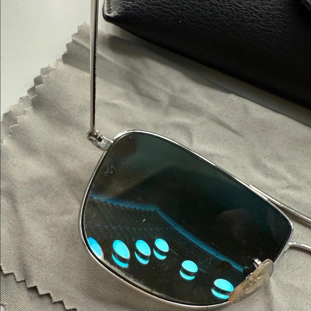 Authentic Ray-Ban Polarized Sunglasses - Picture 5 of 7